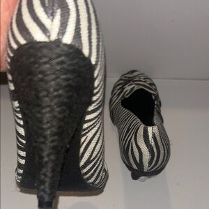 Rocket Dog Black and White Zebra Heels